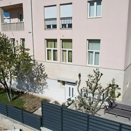 Pjer - Pool & Private Parking Near Znjan * Spalato