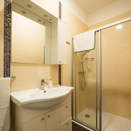 Pjer - Pool & Private Parking Near Znjan Apartament Split