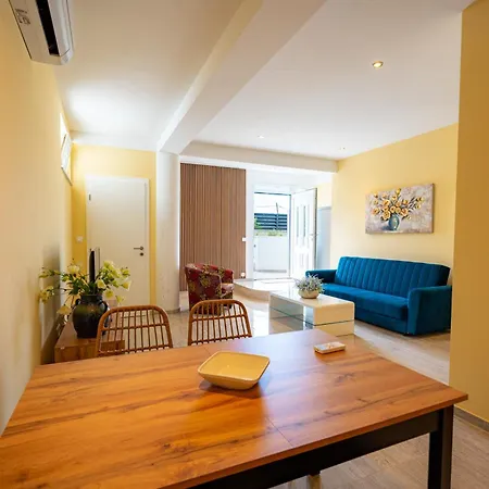 Pjer - Pool & Private Parking Near Znjan Apartman