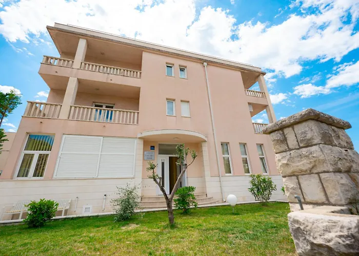 Appartamento Pjer - Pool & Private Parking Near Znjan *