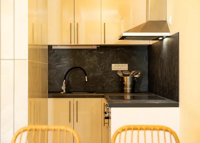 Pjer - Pool & Private Parking Near Znjan