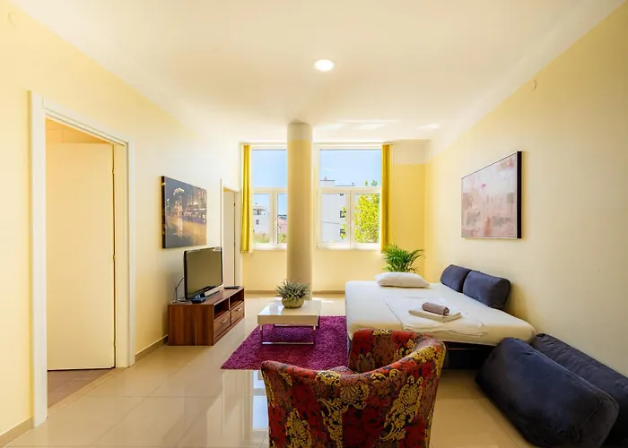 Pjer - Pool & Private Parking Near Znjan