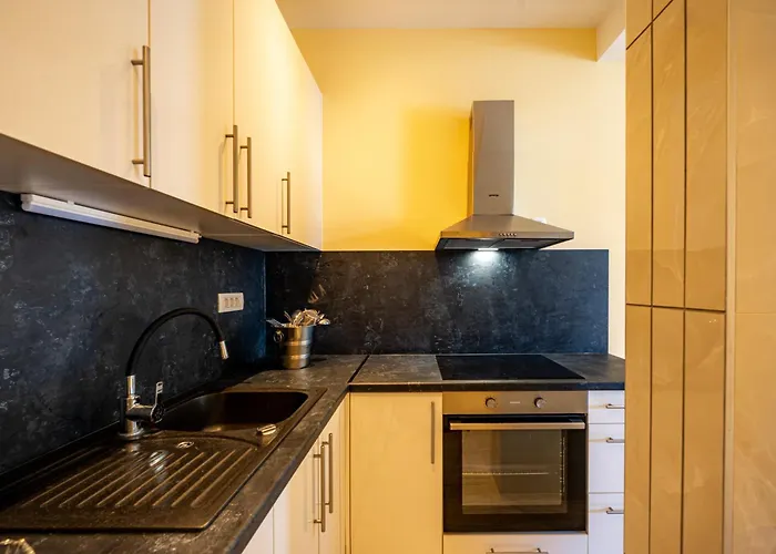 Pjer - Pool & Private Parking Near Znjan *