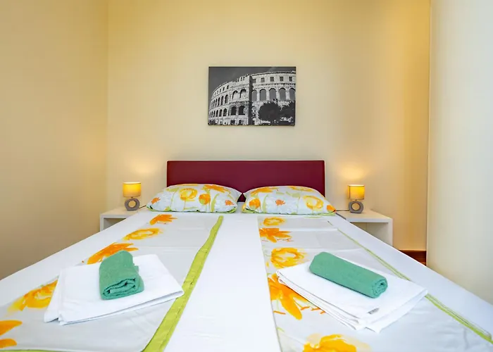 Pjer - Pool & Private Parking Near Znjan * Spalato