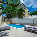 Pjer - Pool & Private Parking Near Znjan 아파트 스플리트