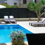 Pjer - Pool & Private Parking Near Znjan Split