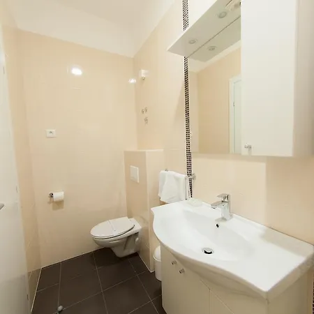 Apartment Apartments Villa Pjer Split