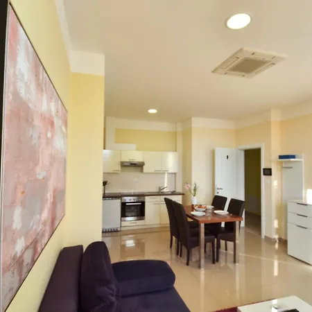 Apartments Villa Pjer