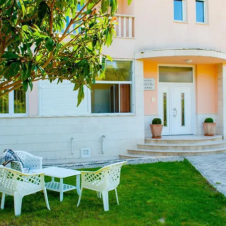 Apartment Apartments Villa Pjer Split