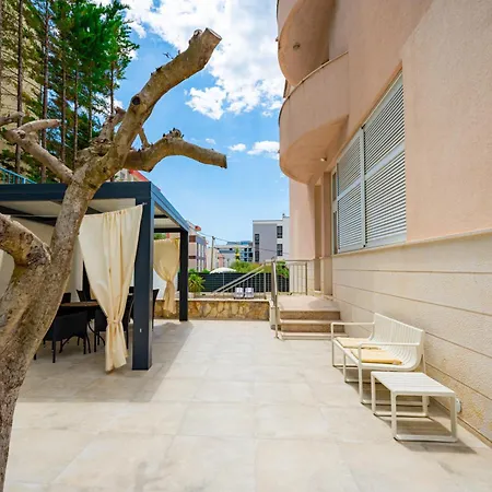 Pjer - Pool & Private Parking Near Znjan Apartament