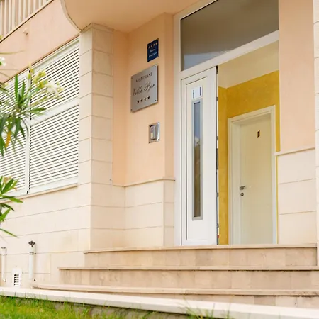 Apartments Villa Pjer - Pool & Private Parking Near Beach Znjan Апартаменты Сплит