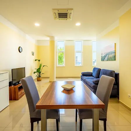 Pjer - Pool & Private Parking Near Znjan Apartamento Split