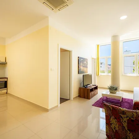 Apartments Villa Pjer Split