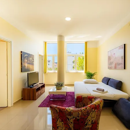 Pjer - Pool & Private Parking Near Znjan