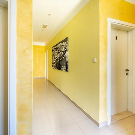 Apartment Apartments Villa Pjer *