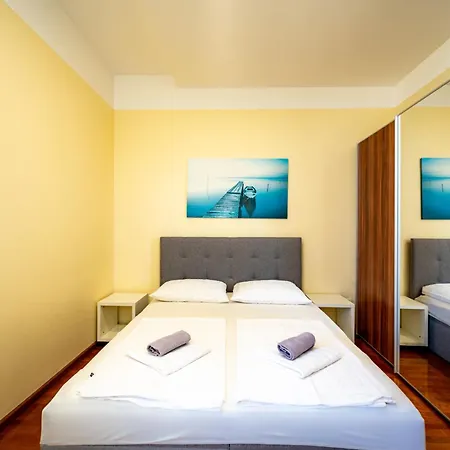 Pjer - Pool & Private Parking Near Znjan *