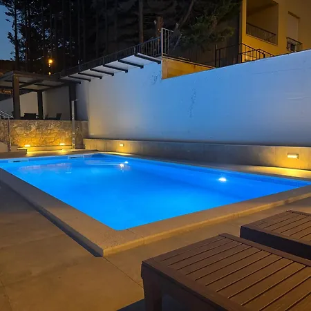 Apartment Apartments Villa Pjer - Pool & Private Parking Near Beach Znjan *
