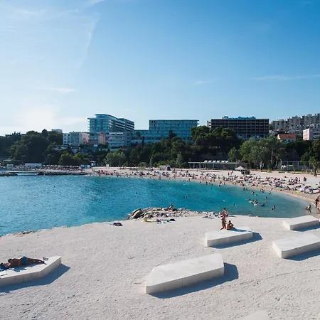 Апартаменты Apartments Villa Pjer - Pool & Private Parking Near Beach Znjan *