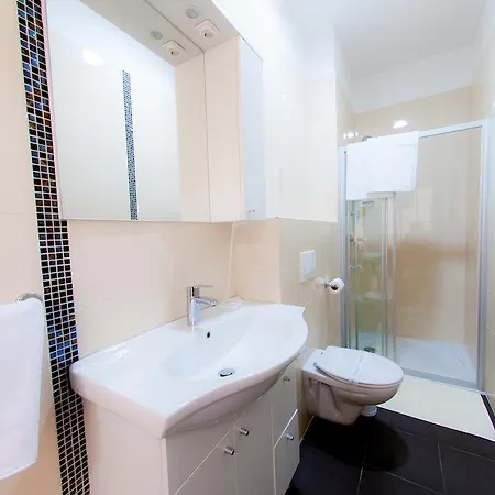 Pjer - Pool & Private Parking Near Znjan Apartament Split