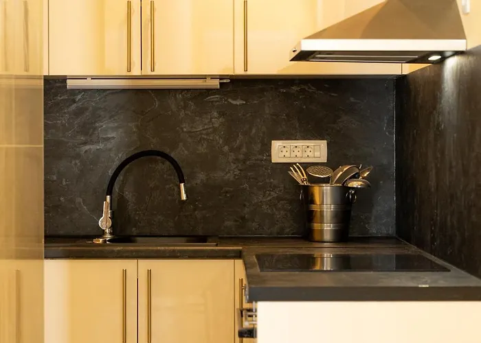 Pjer - Pool & Private Parking Near Znjan