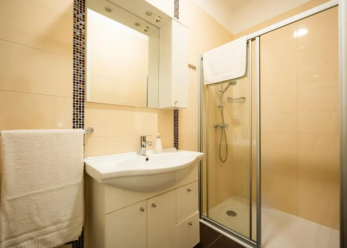 Pjer - Pool & Private Parking Near Znjan Split