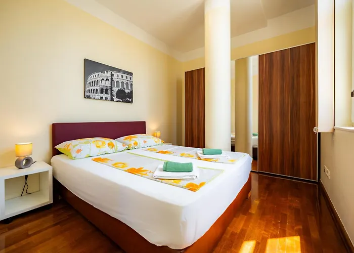 Pjer - Pool & Private Parking Near Znjan Apartamento Split