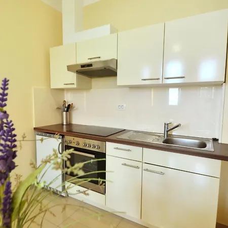 Apartments Villa Pjer - Pool & Private Parking Near Beach Znjan