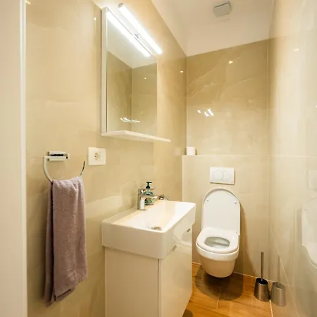 Apartments Villa Pjer - Pool & Private Parking Near Beach Znjan