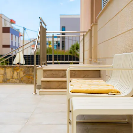 Apartment Apartments Villa Pjer - Pool & Private Parking Near Beach Znjan