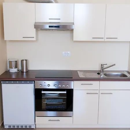 Apartments Villa Pjer - Pool & Private Parking Near Beach Znjan *