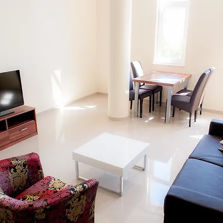 Apartments Villa Pjer - Pool & Private Parking Near Beach Znjan