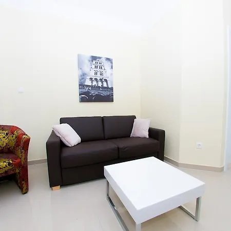 Apartments Villa Pjer - Pool & Private Parking Near Beach Znjan *